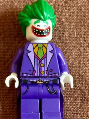 THE LEGO BATMAN MOVIE "The Joker - Long Coattails" sh0353 LIKE NEW!